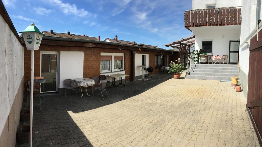 Gasthof Und Pension Mainzer Rad Schwetzingen Exteriér fotografie